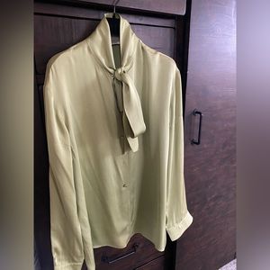Gucci silk blouse with bow